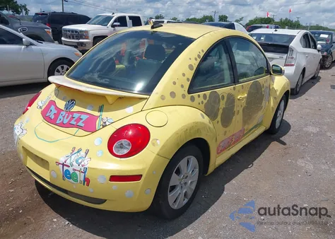 2009 Volkswagen New Beetle 2.5L из США, поврежденный, VIN 3VWRW31C89M511771